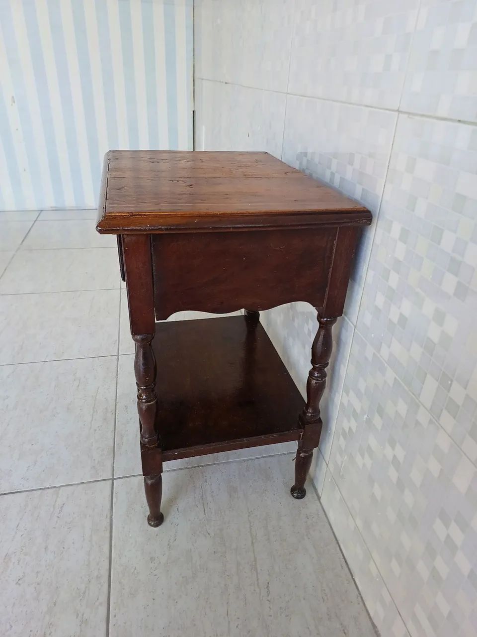 Criado mudo / mesa de apoio  - Foto 2