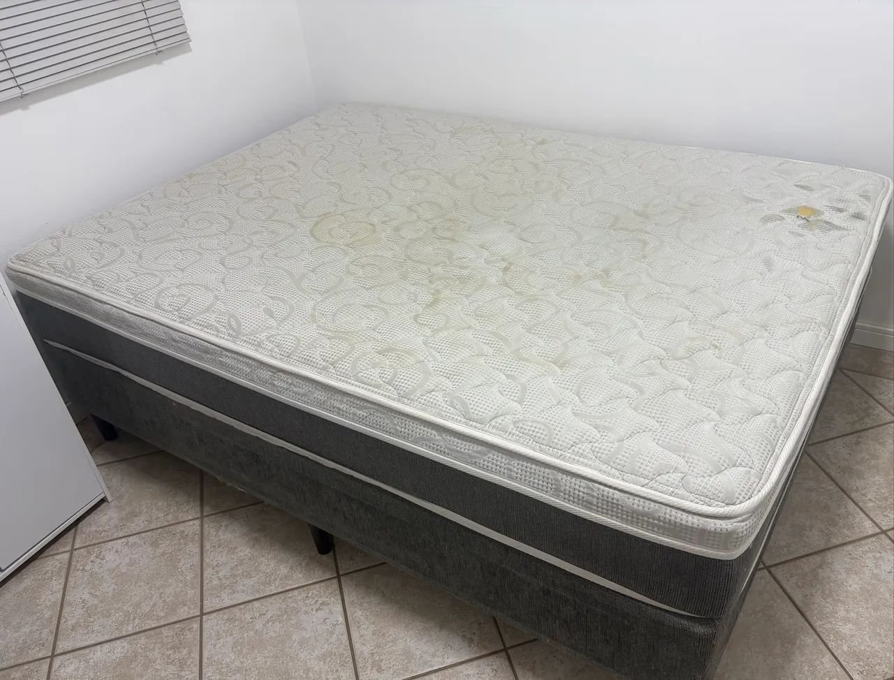 Cama Box  Com Colchão Casal Castor 