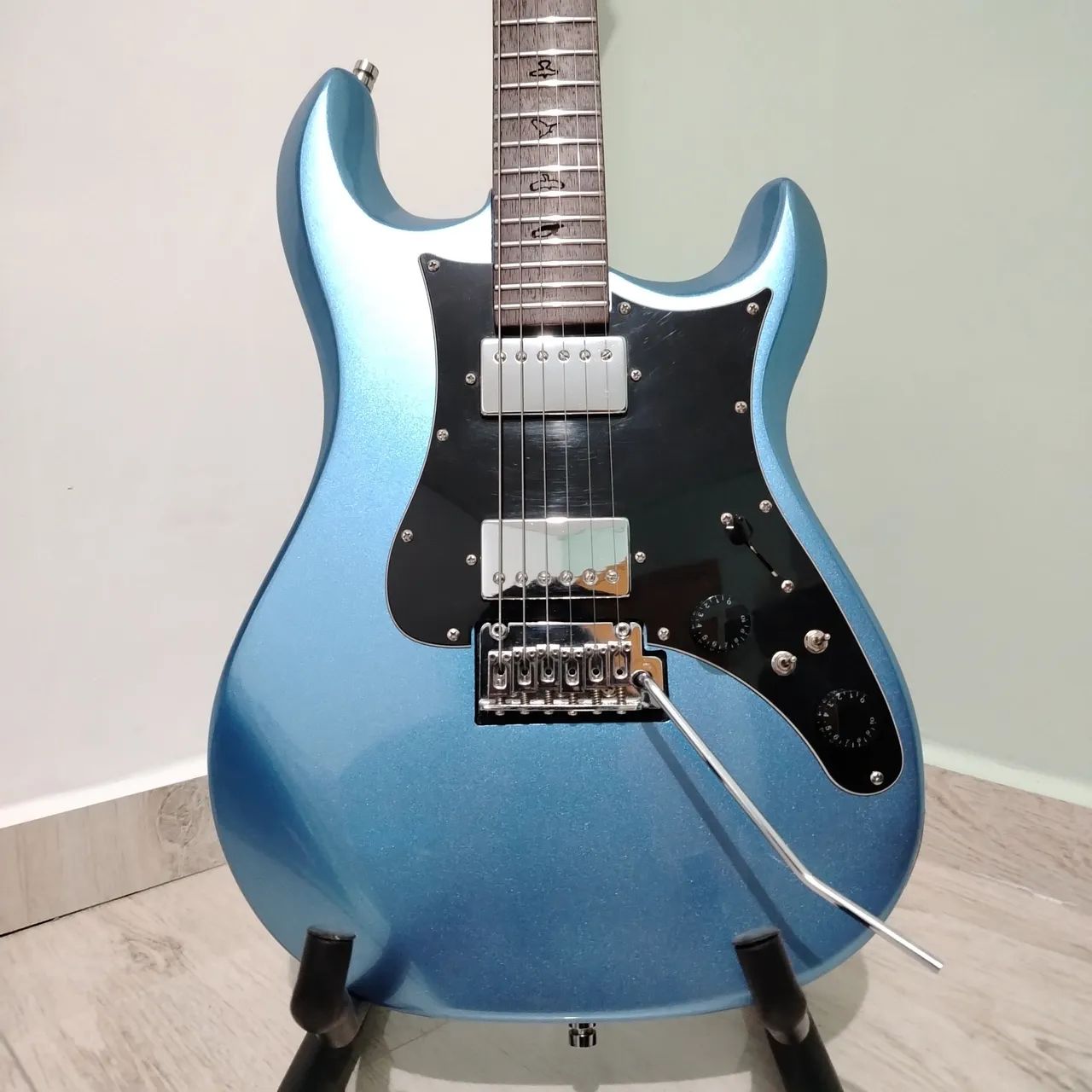 Guitarra Seven SGT 277 com upgrades  - Foto 2