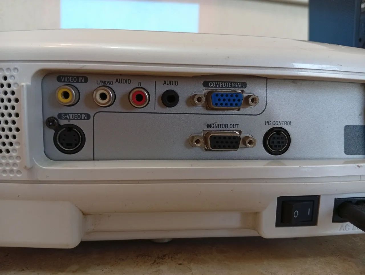 Projetor NEC VT47 + Telão de Brinde - Foto 5