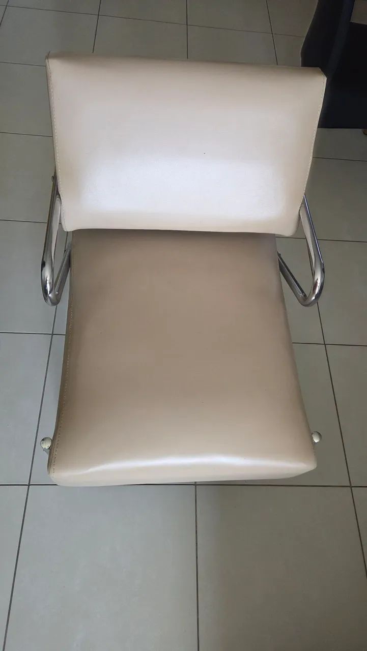 Poltrona confortável bege - Foto 2