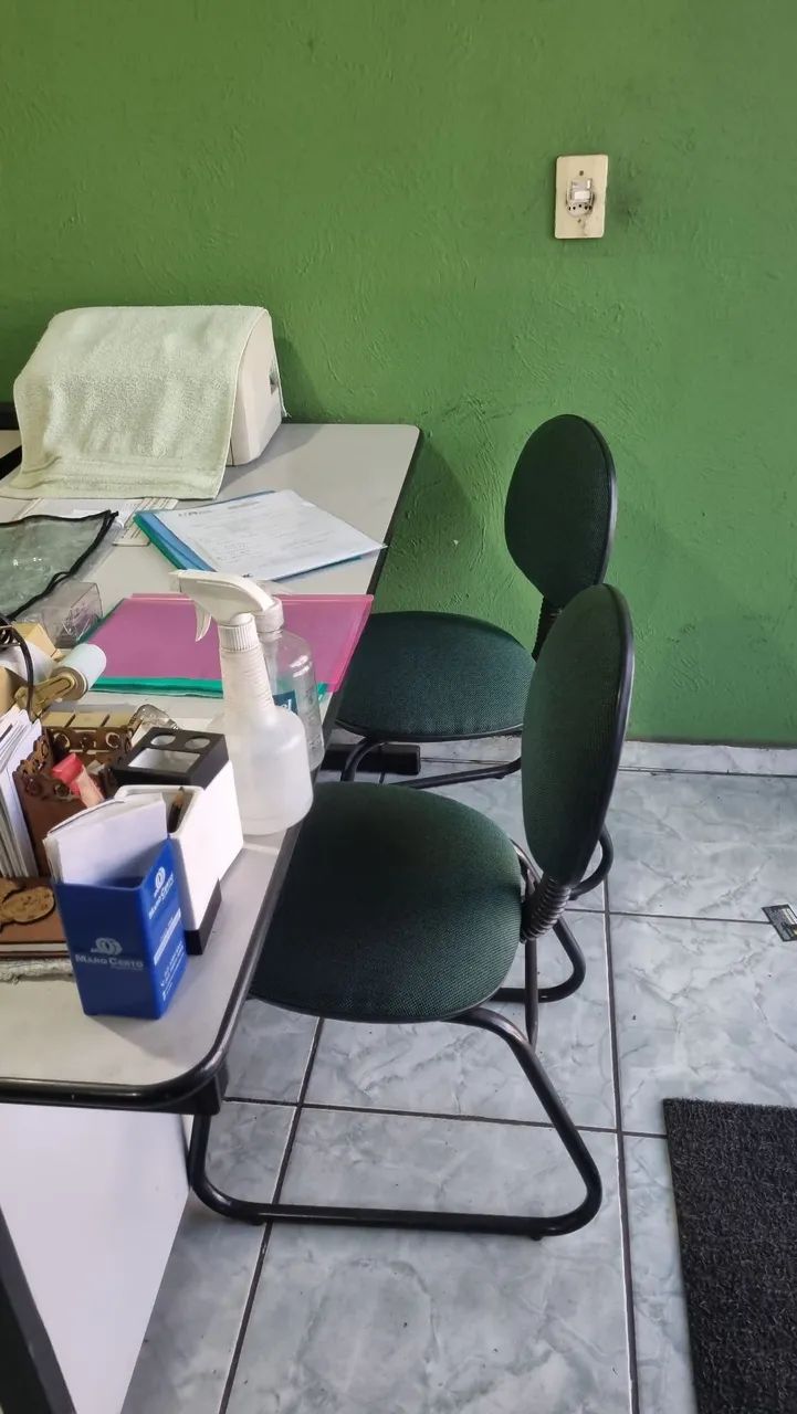 Mesa jogo com cadeiras mais mesa de pc - Foto 3