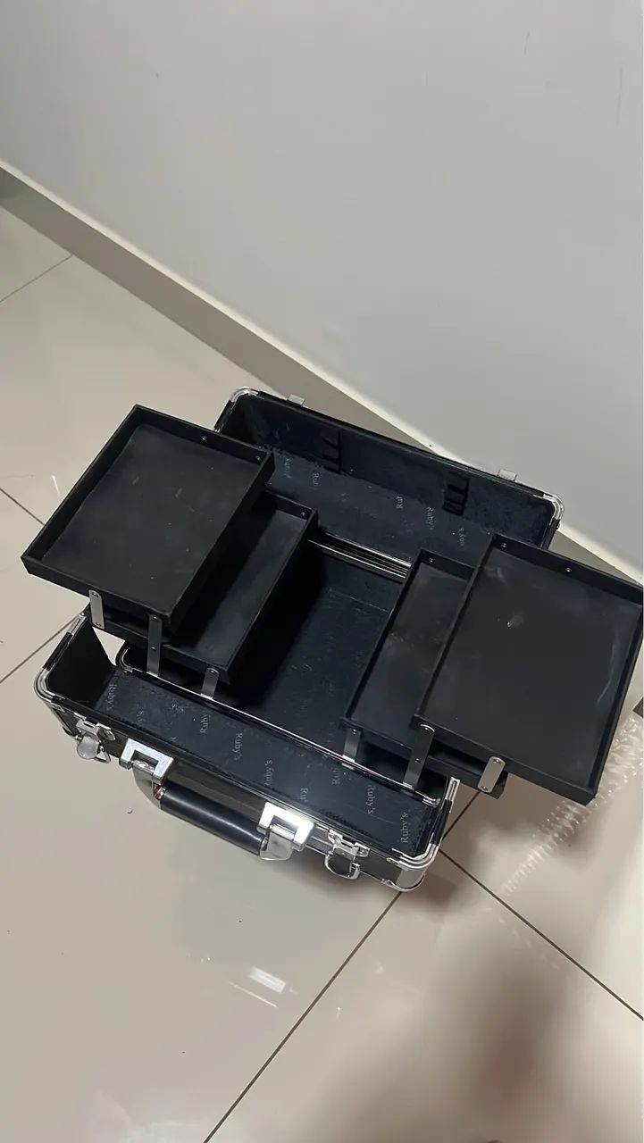 Vendo essa maleta de maquiagem  - Foto 5