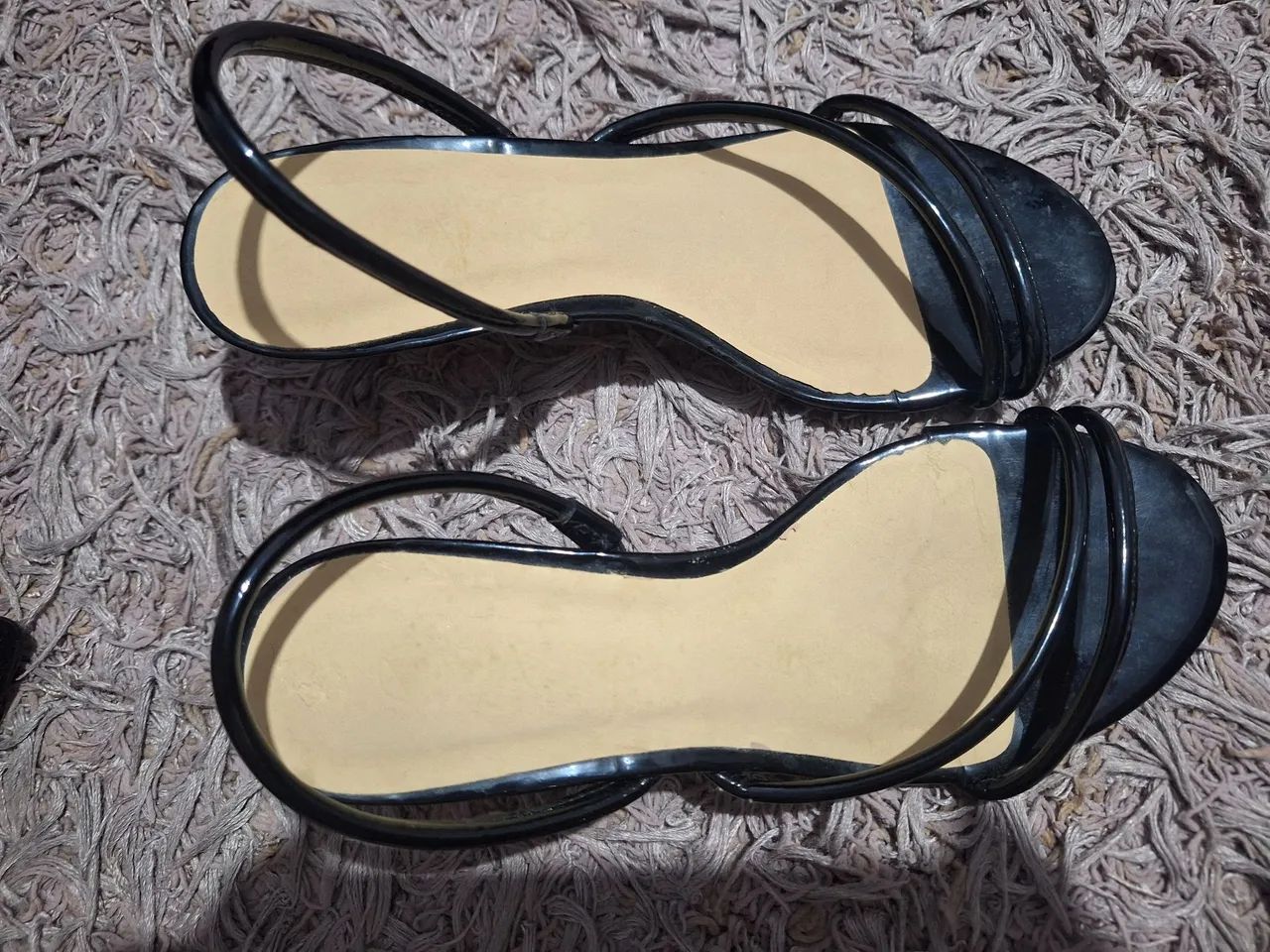 Sandalia tamanho 34 - Foto 2