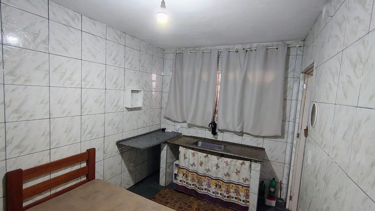Alugo quarto individual 