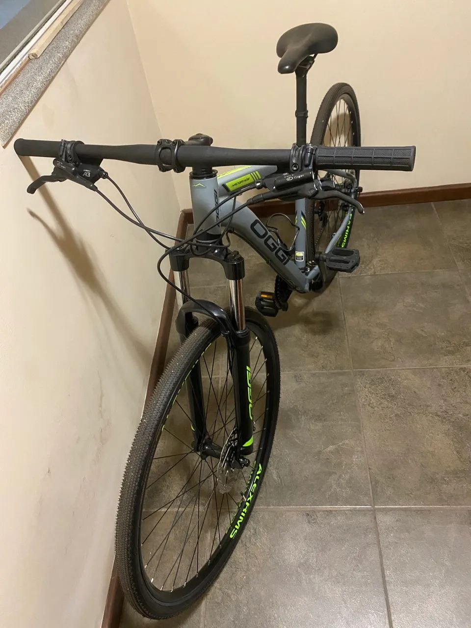 Bicicleta OGGI aro 29 kit Shimano  - Foto 2