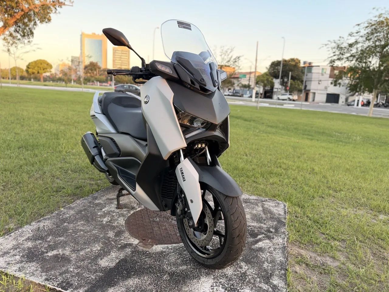 Yamaha Xmax 250 connected abs 2025 - Foto 4