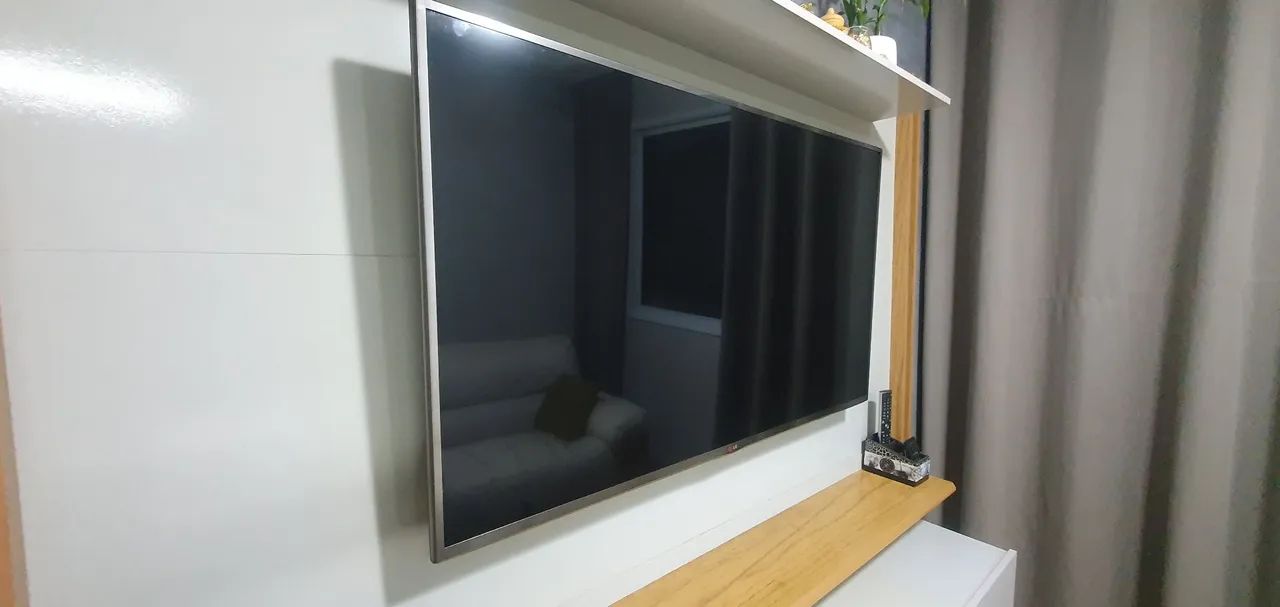Vendo smart tv LG 50 polegadas - Atenção leia a descrição