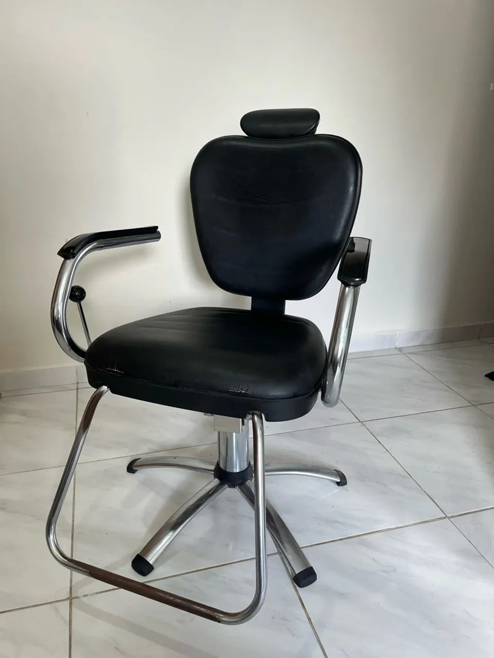 Cadeira de barbeiro ou maquiadora DOMPEL  - Foto 5