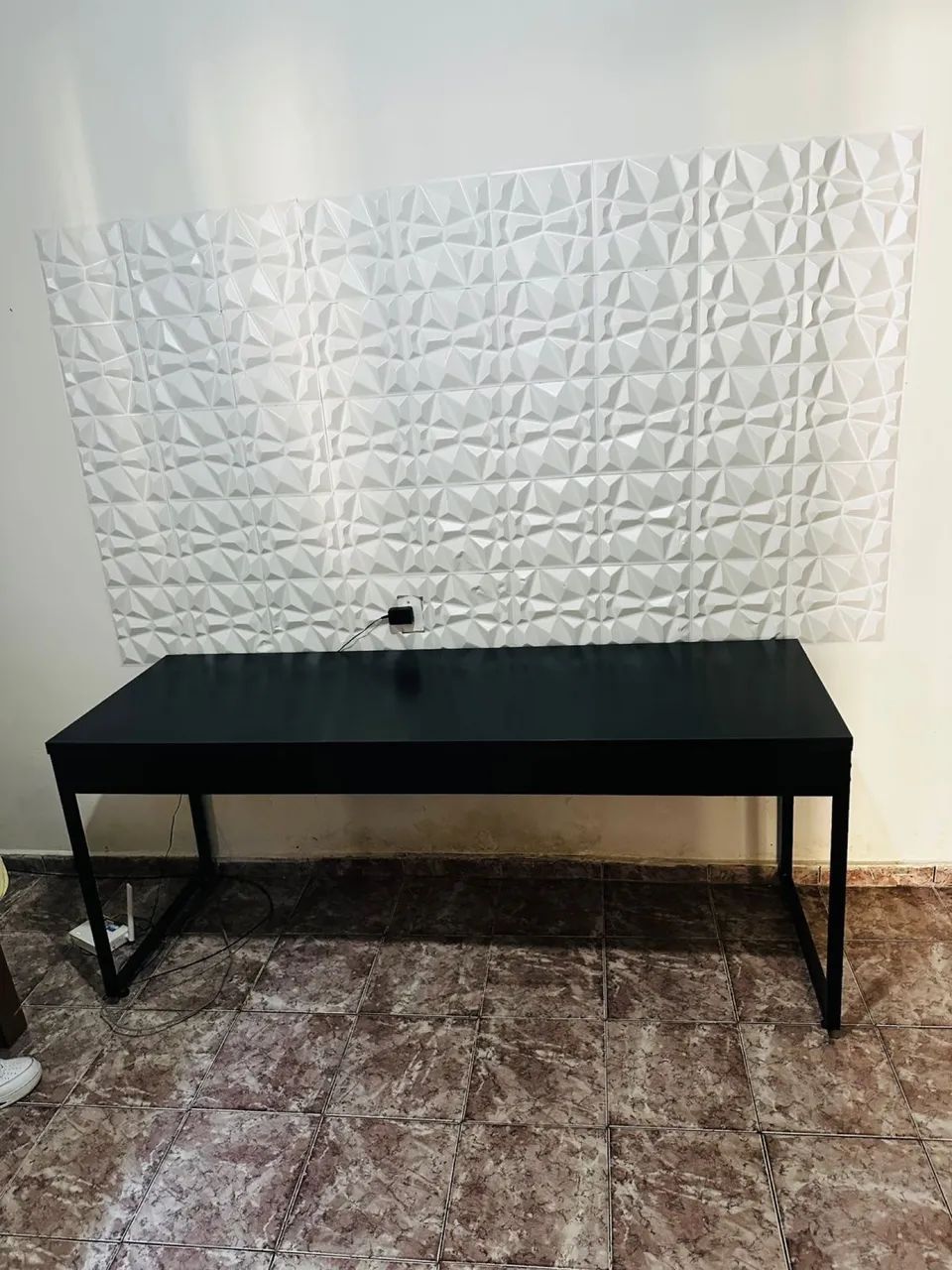 Mesa de escritório preta 