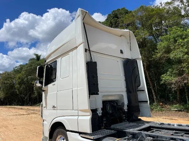 DAF XF 530 6X4 ANO 2024 TETO ALTO COM 303 MIL KM - SUSPENSÃO A AR NA DIANTEIRA - PRONTO PA - Foto 10