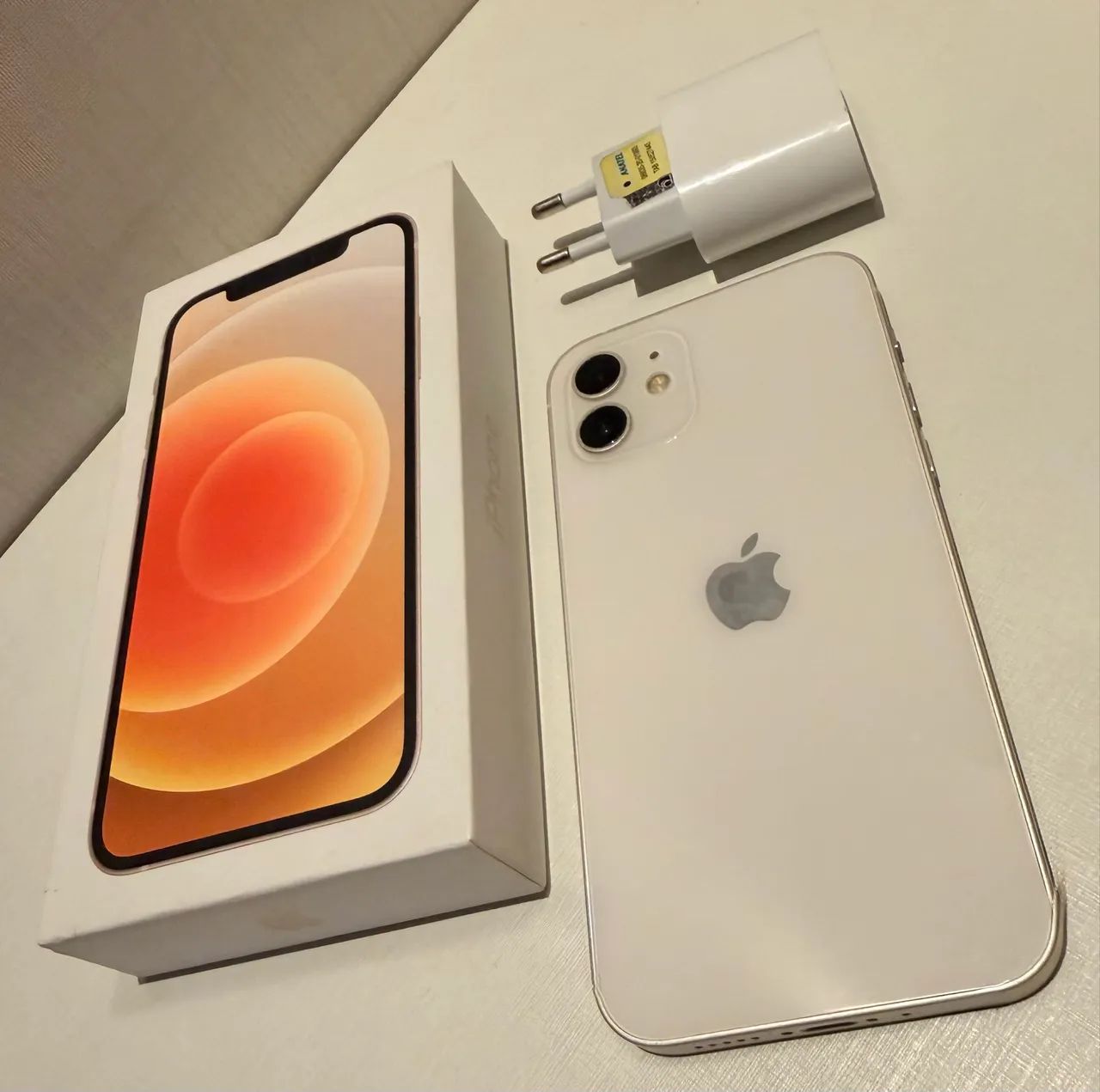 iPhone 12 64GB Branco Completo com Caixa - Celulares e Smartphones