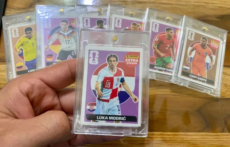 2 Extra Sticker Legend Modric Lilás e Bronze Panini FIFA World Cup 26 - Foto 3