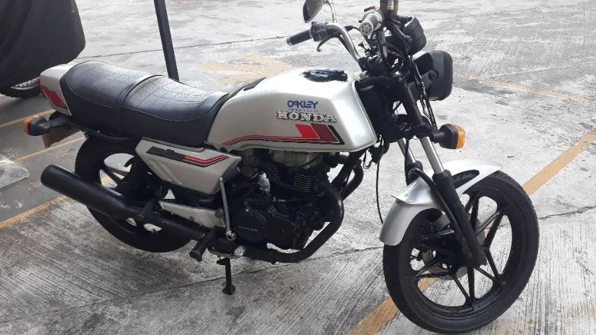 400 CB 81 - Foto 3