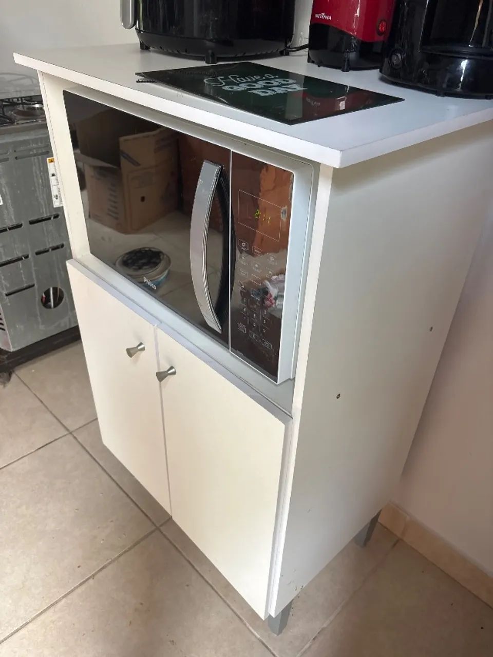Armário de cozinha com espaço para microondas e dispensa - Foto 4