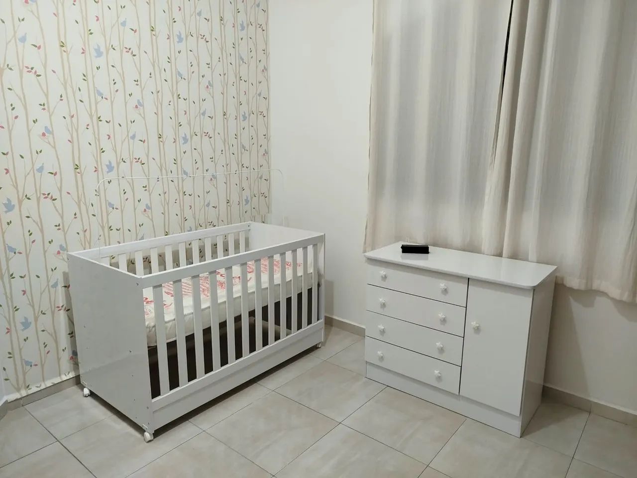 Vendo Berço e Cômoda 