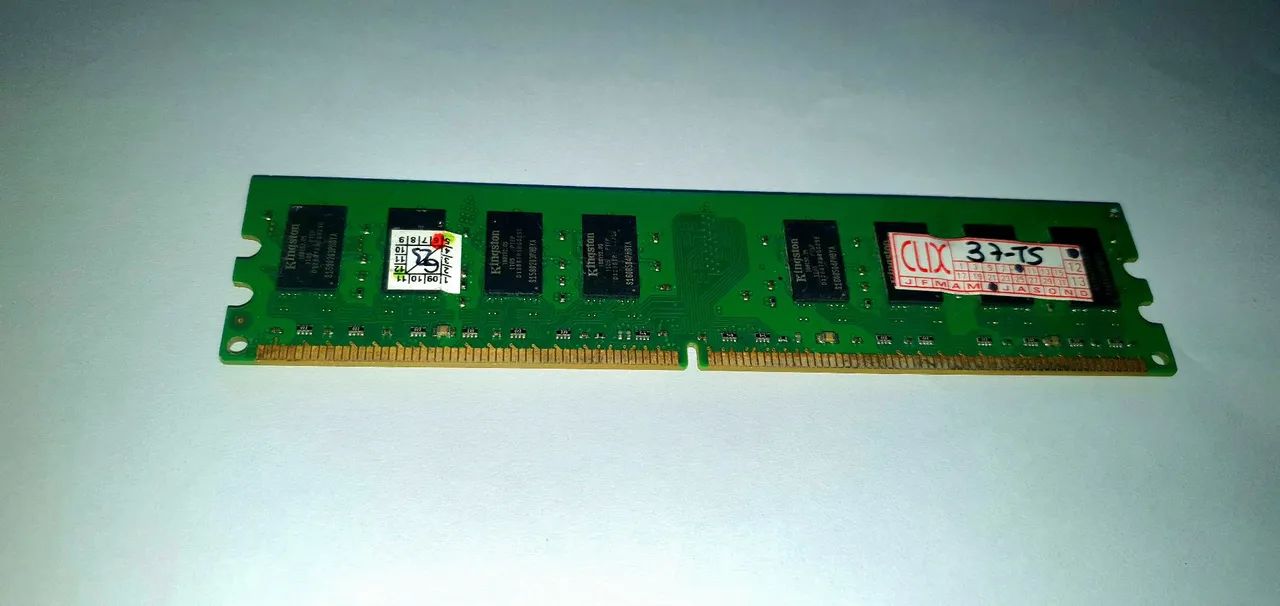 Memória Kingston DDR2 2GB 667MHz PC2-5300 Desktop KVR667D2N5 - Foto 2