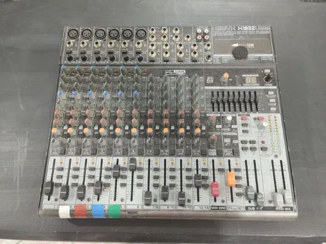 Mesa de Som Behringer Xenyx X1832 Usb