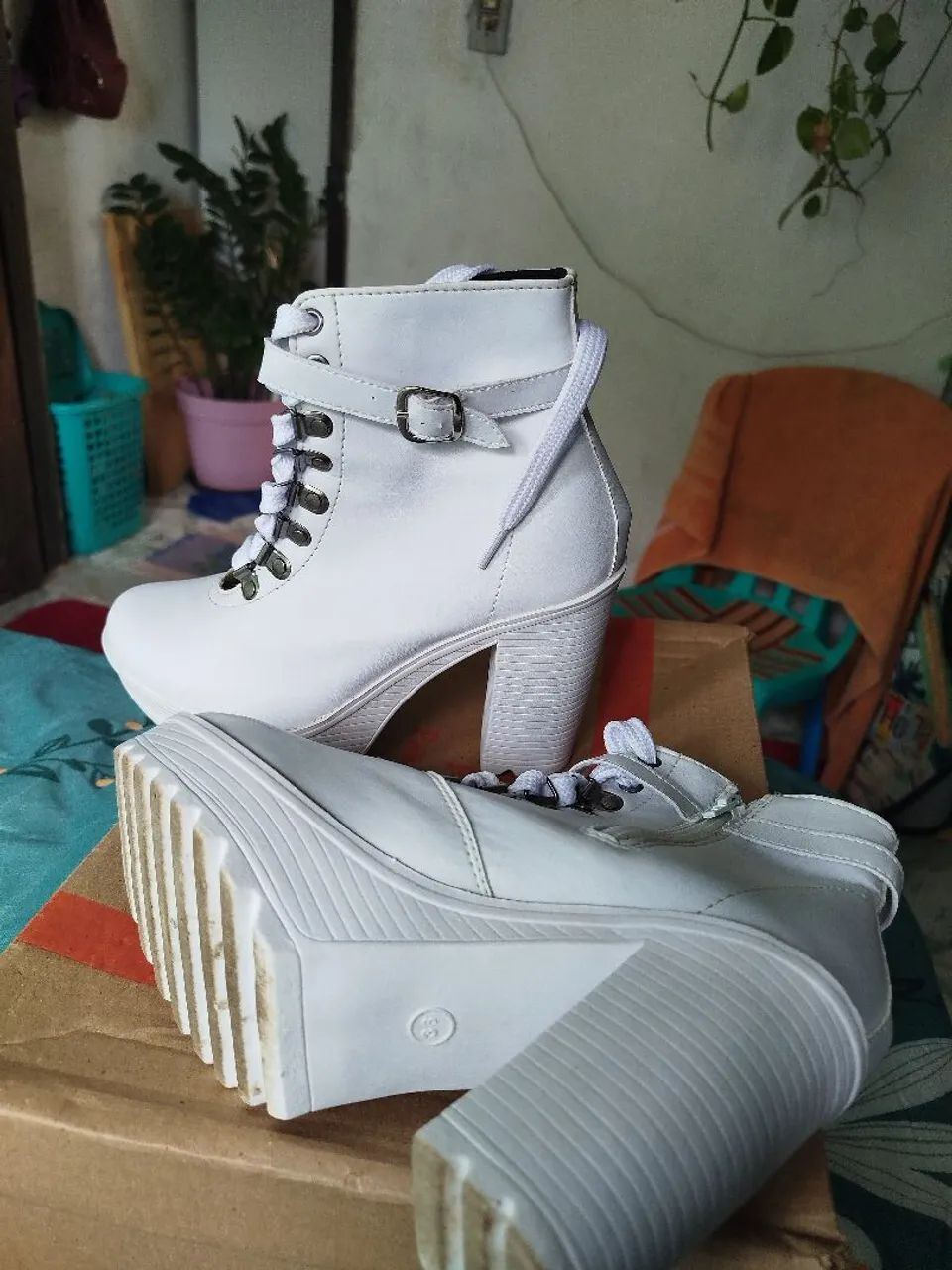 Vendo bota branca  - Foto 2