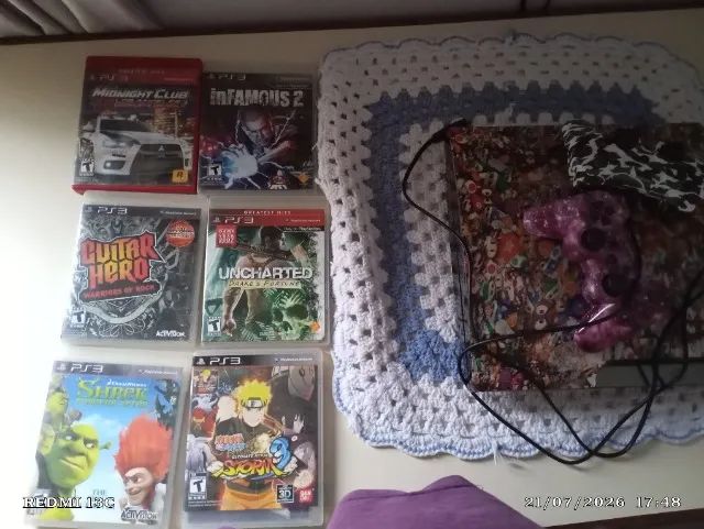 Ps 3 com 2 controles , 6 jogos 