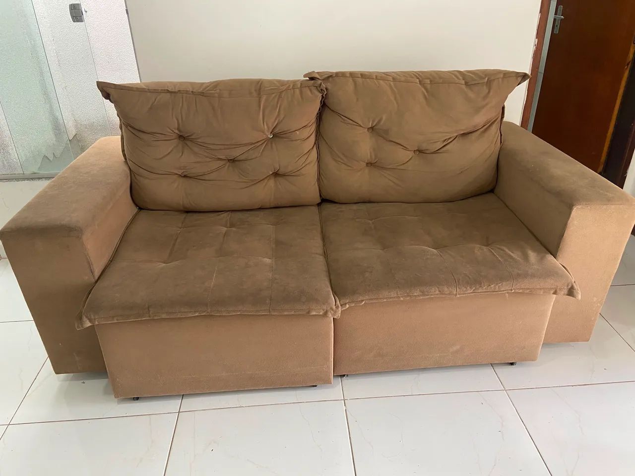 Sofá retrátil e reclinável