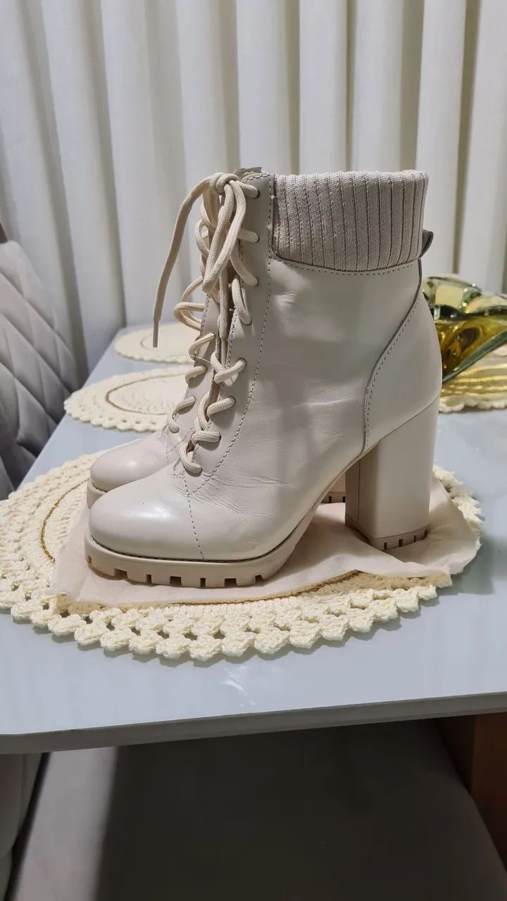 Bota Arezzo Couro Off White  - Foto 3
