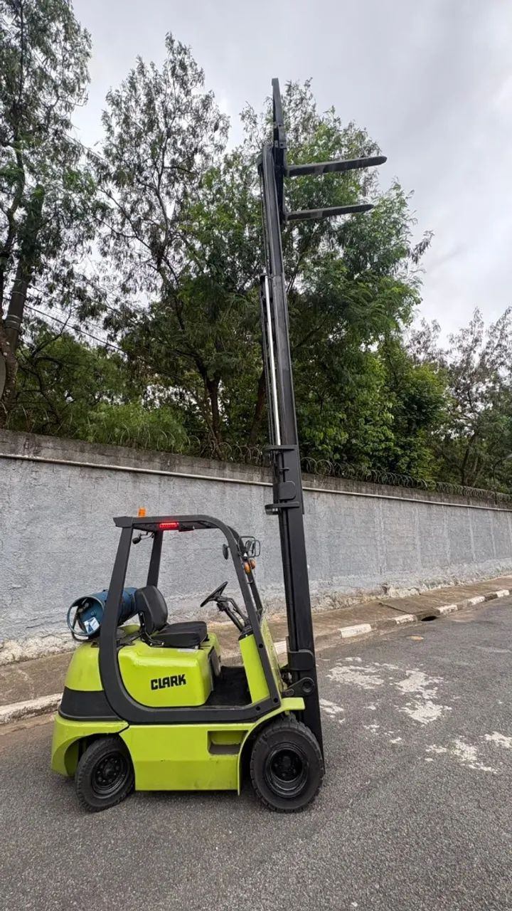 Empilhadeira Clark CMP 18 | 1.800kg | Triplex 6,50m | Revisada - Foto 4