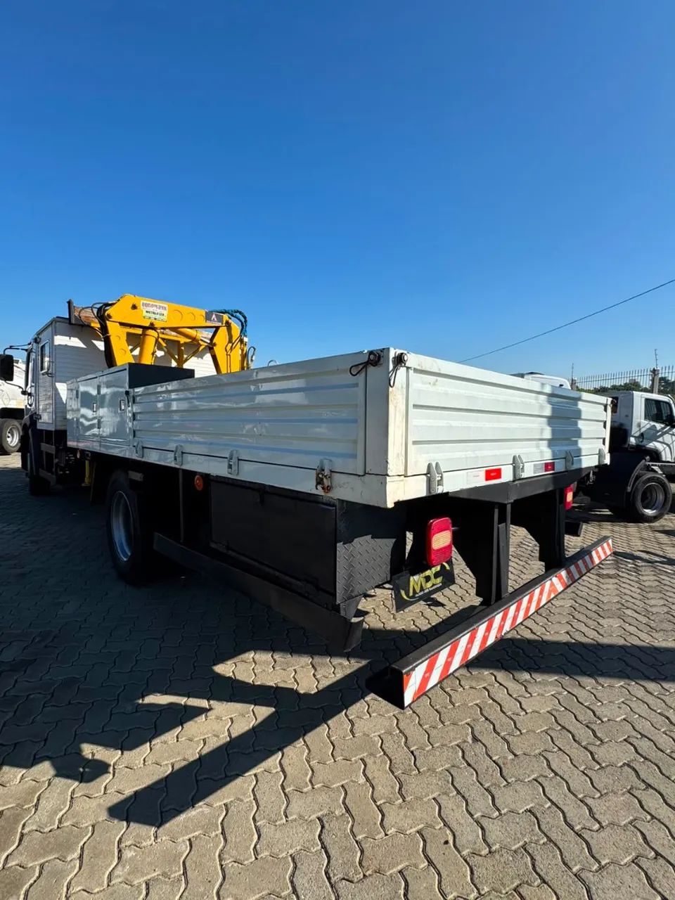 VW 14.190 4X2 2021 MUNCK 14 TONELADAS COM CABINE SUPLEMENTAR - Foto 11