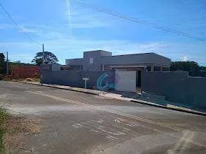 Casa A venda em bairro tranquilo de |santo Antônio de posse