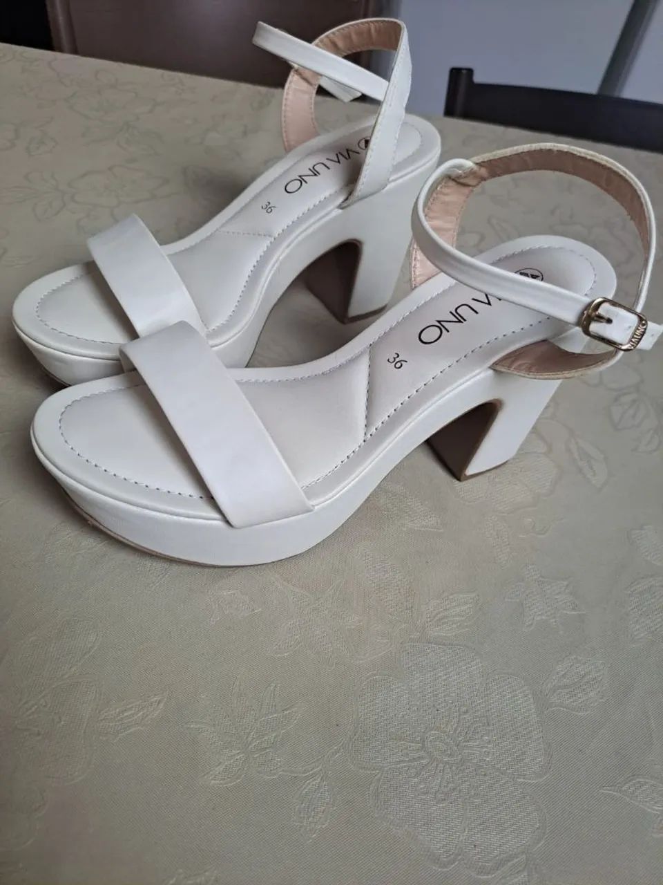 Salto off white