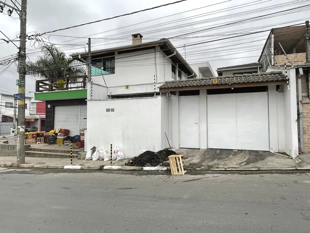 4 SALÕES COMERCIAIS + CASA + EDÍCULA 372M2  BOTUJURÚ - Foto 2
