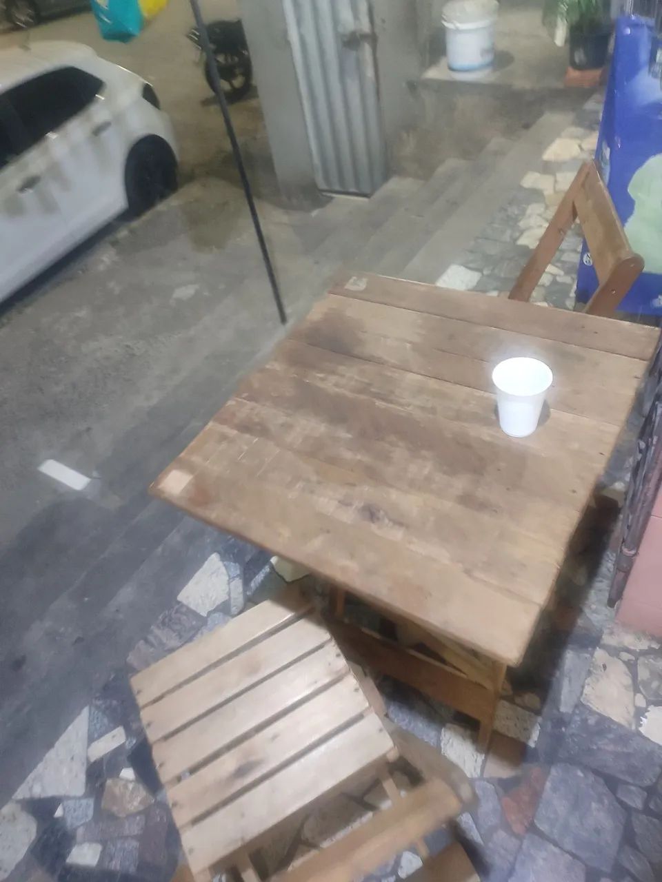 1 Mesa e 4 cadeiras