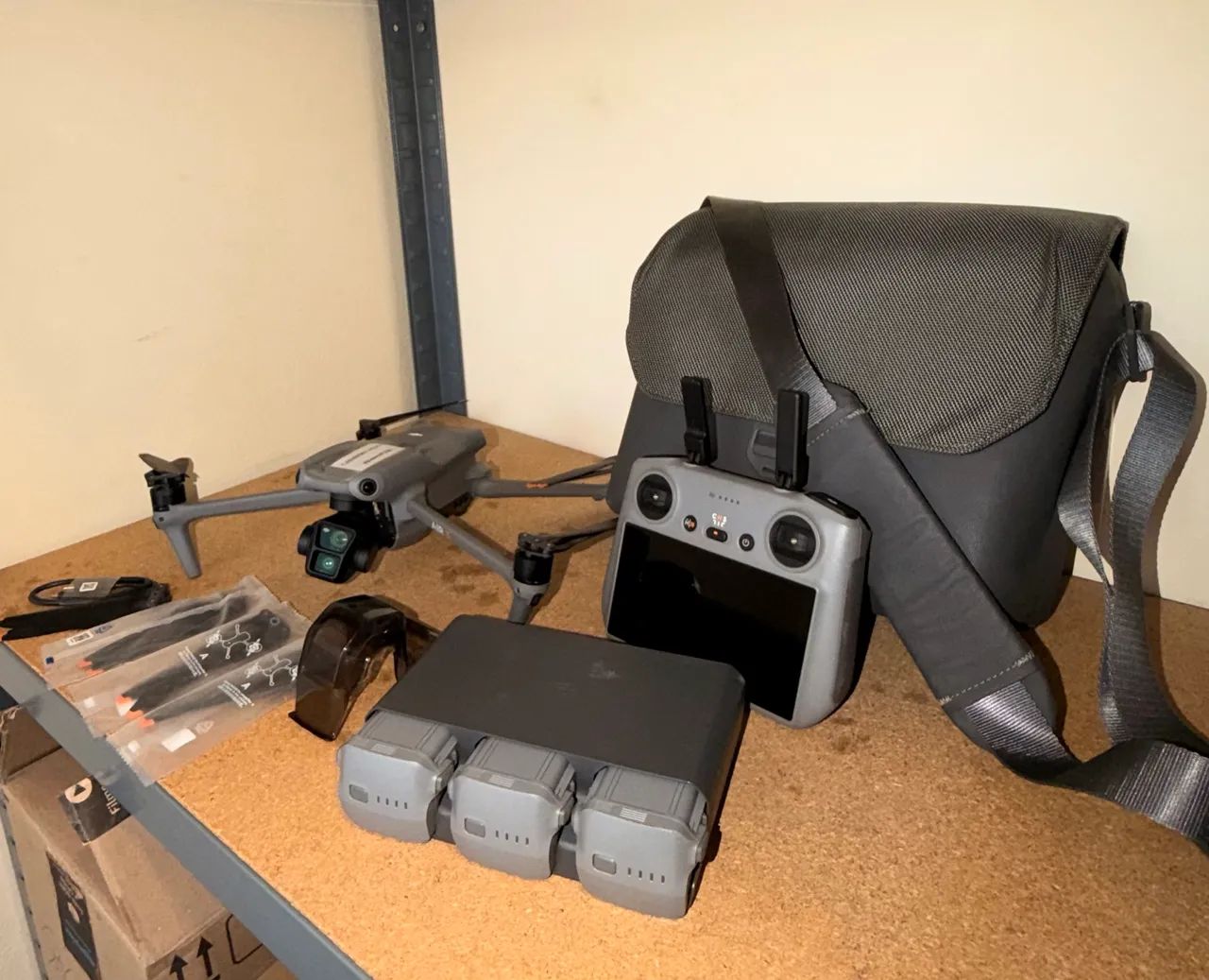 Drone DJI Air 3 Combo Fly More Controle com Tela - Foto 4