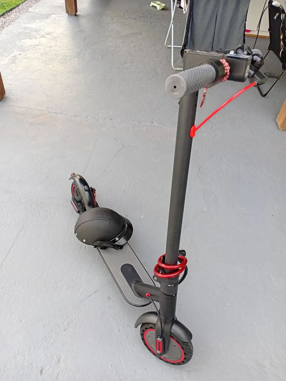 Patinete Elétrico 350W - Autonomia 28 km - Muito Conservado+ capacete Pro tork - Foto 3