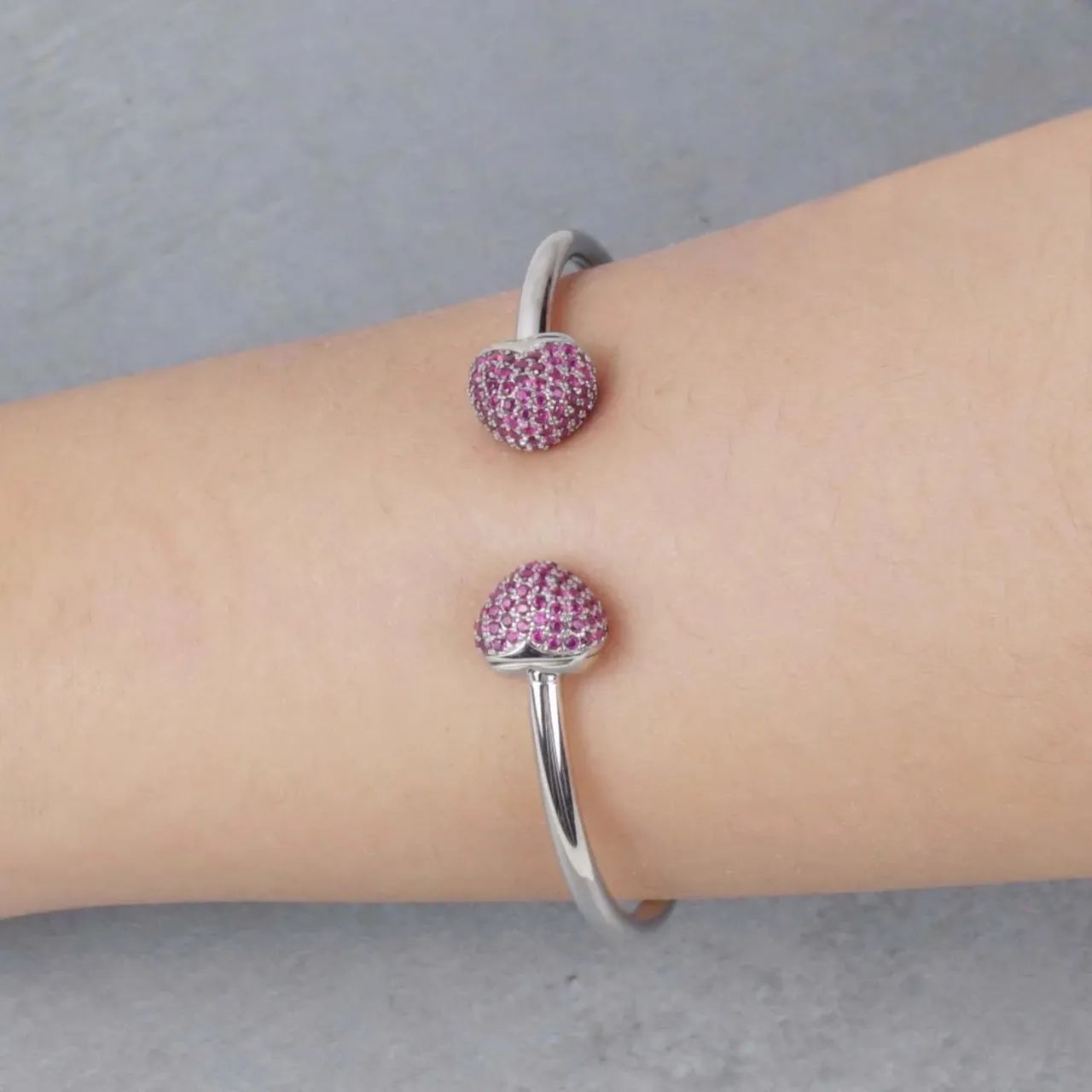 Pulseira Vivara com dois corações em zicornia  - Foto 2