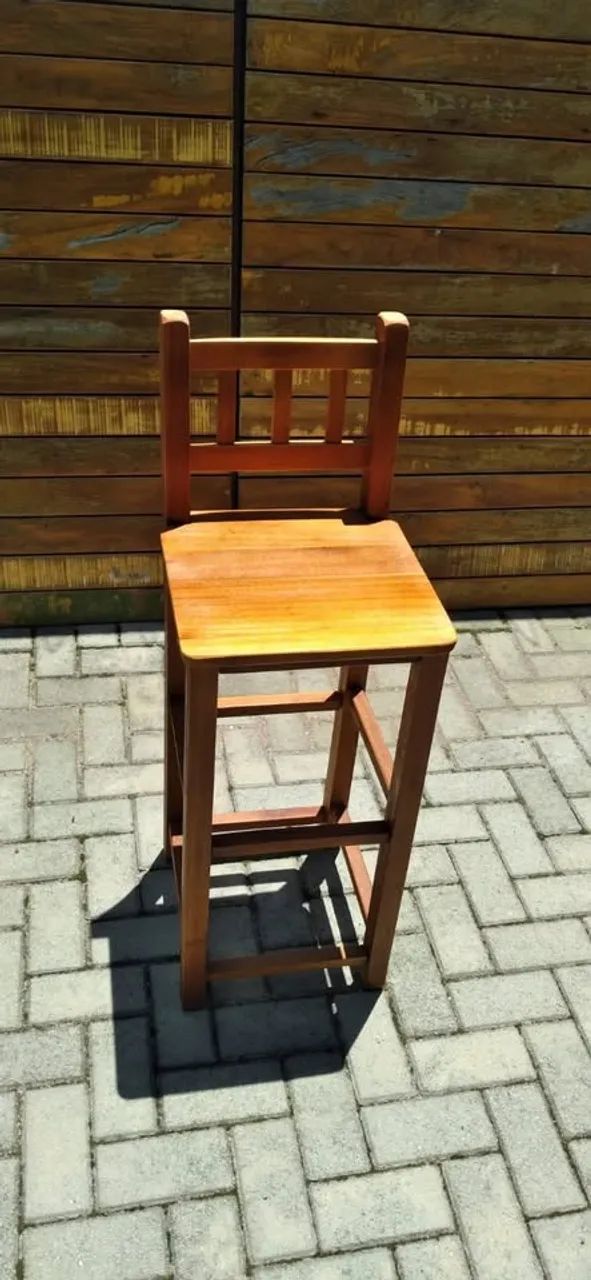 Banqueta Alta Em Eucalipto Envernizada - Foto 2