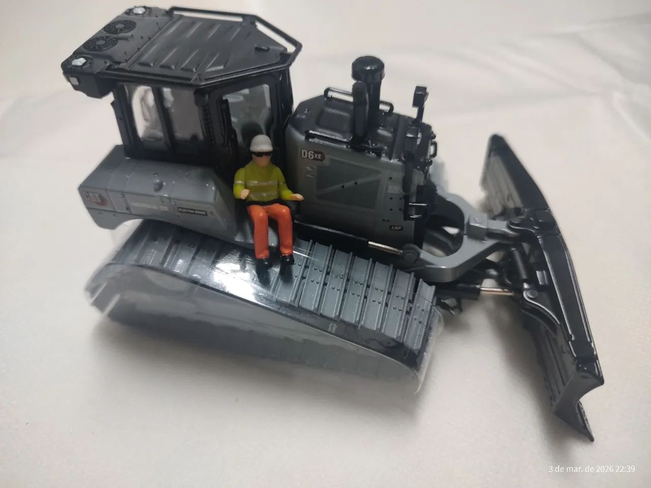 Miniatura Máquina Caterpillar D6 XE LGP