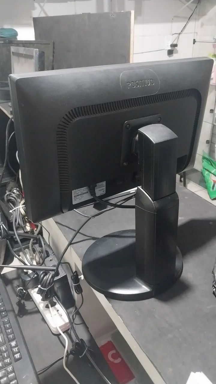 Monitor de 20 polegadas bem novinho imagens limpa  - Foto 3