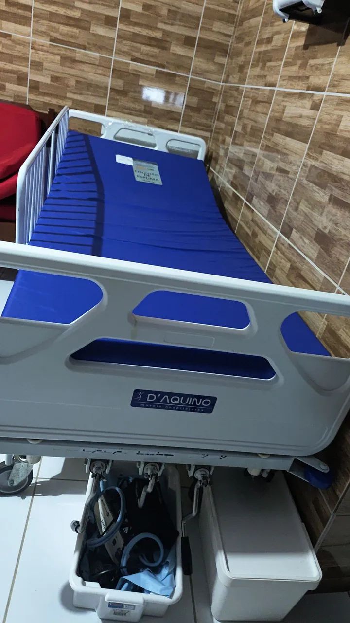 Cama hospitalar  vom colchão excelente material