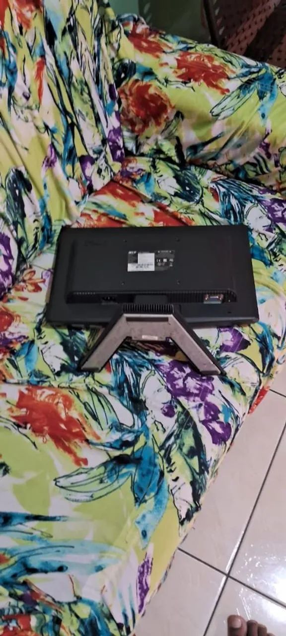 Monitor Acer 15.6 polegadas entrada vga somente  - Foto 4