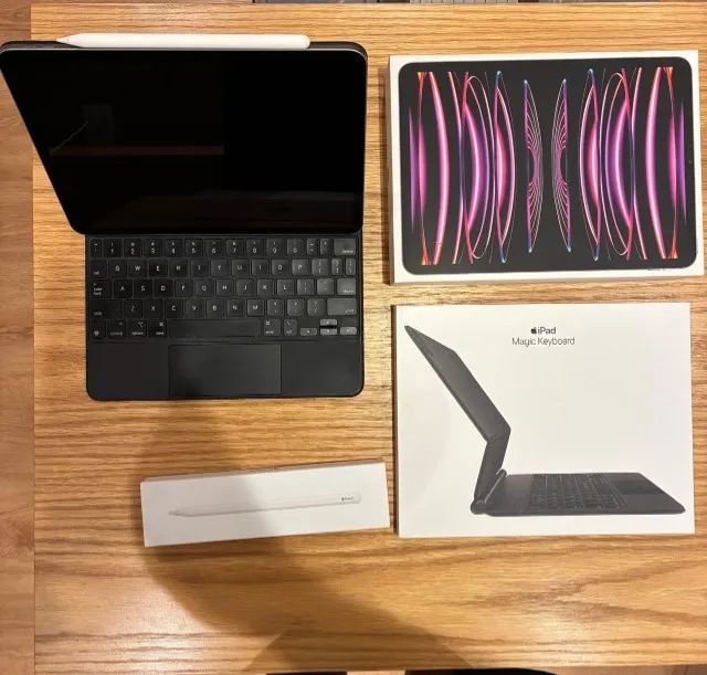 iPad Pro 11" (4ª Geração) 128GB ? Impecável com Apple Pencil 2 + Magic Keyboard