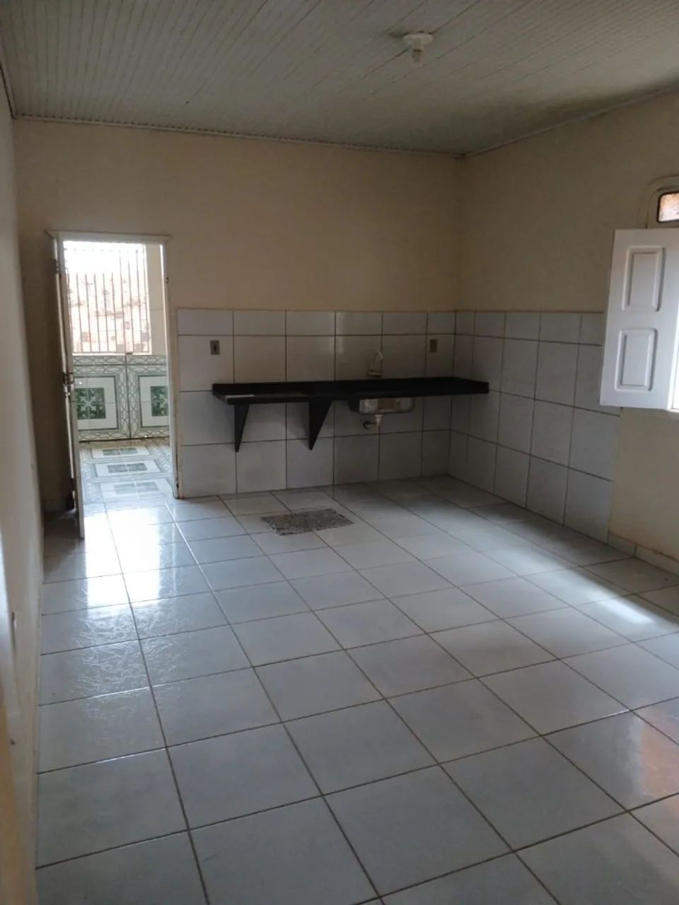 ALUGA-SE CASA BEM AMPLA !  - Foto 4