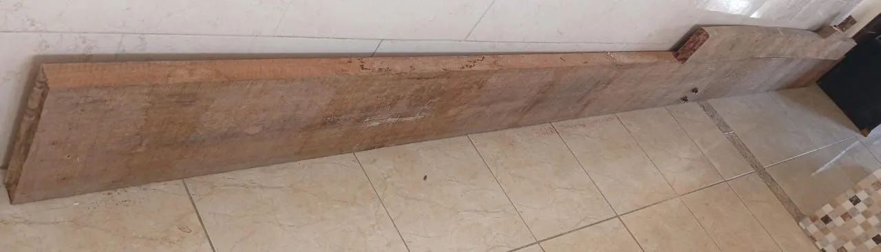 Prancha e madeiras 