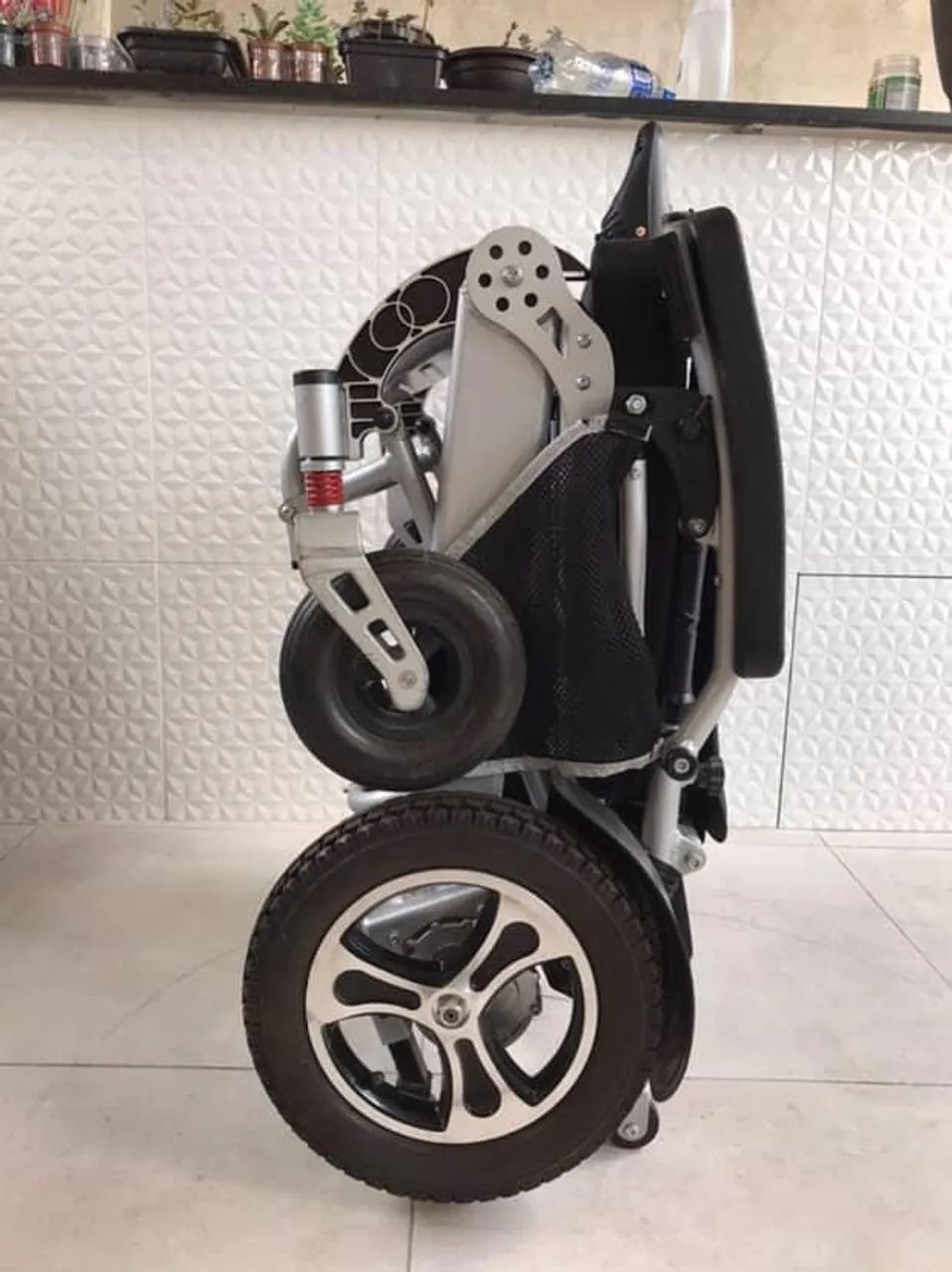 Cadeira de rodas elétrica 
