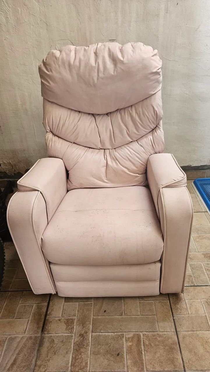 Vendo poltrona reclinável  - Foto 3