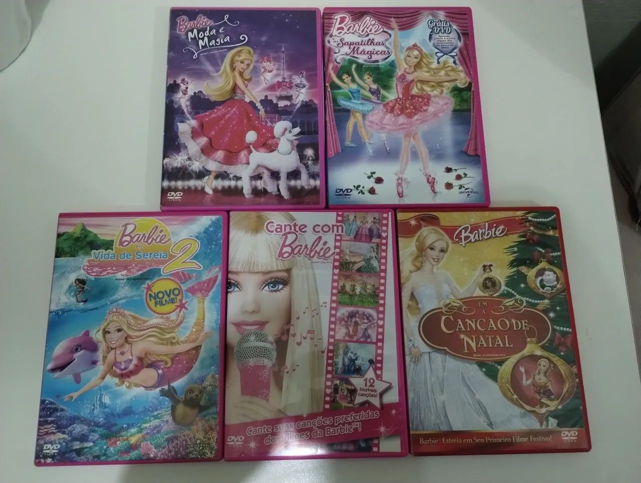 Lote com 5 DVDS originais da Barbie, pode ser usado normalmente ou para colecionadores.