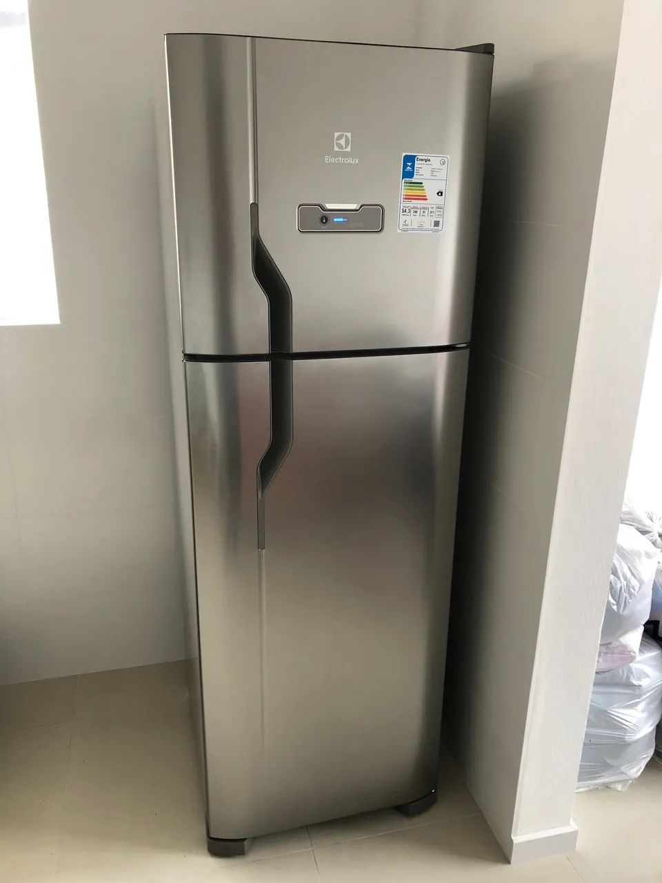 Geladeira Electrolux frost free nova 