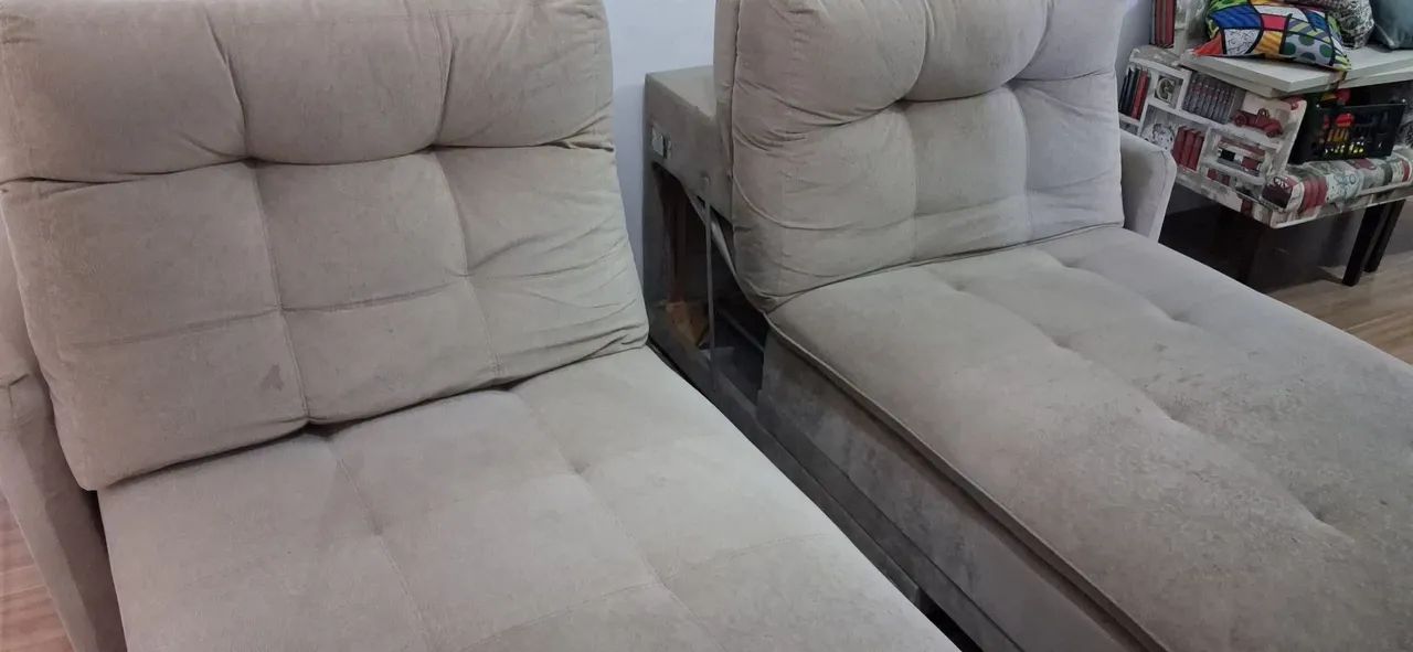 Sofá em suede bege 03 lugares reclináveis e retrátil- usado  - Foto 4