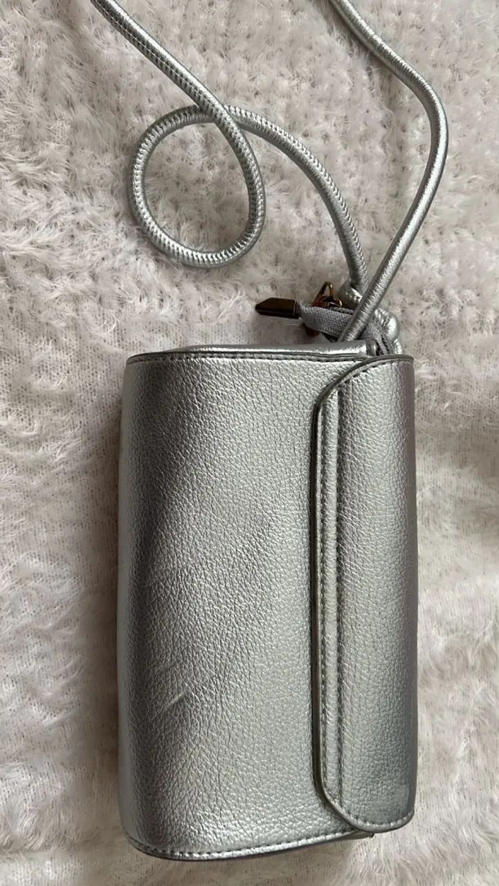 Bolsa prata com alça excelente estado - Foto 2