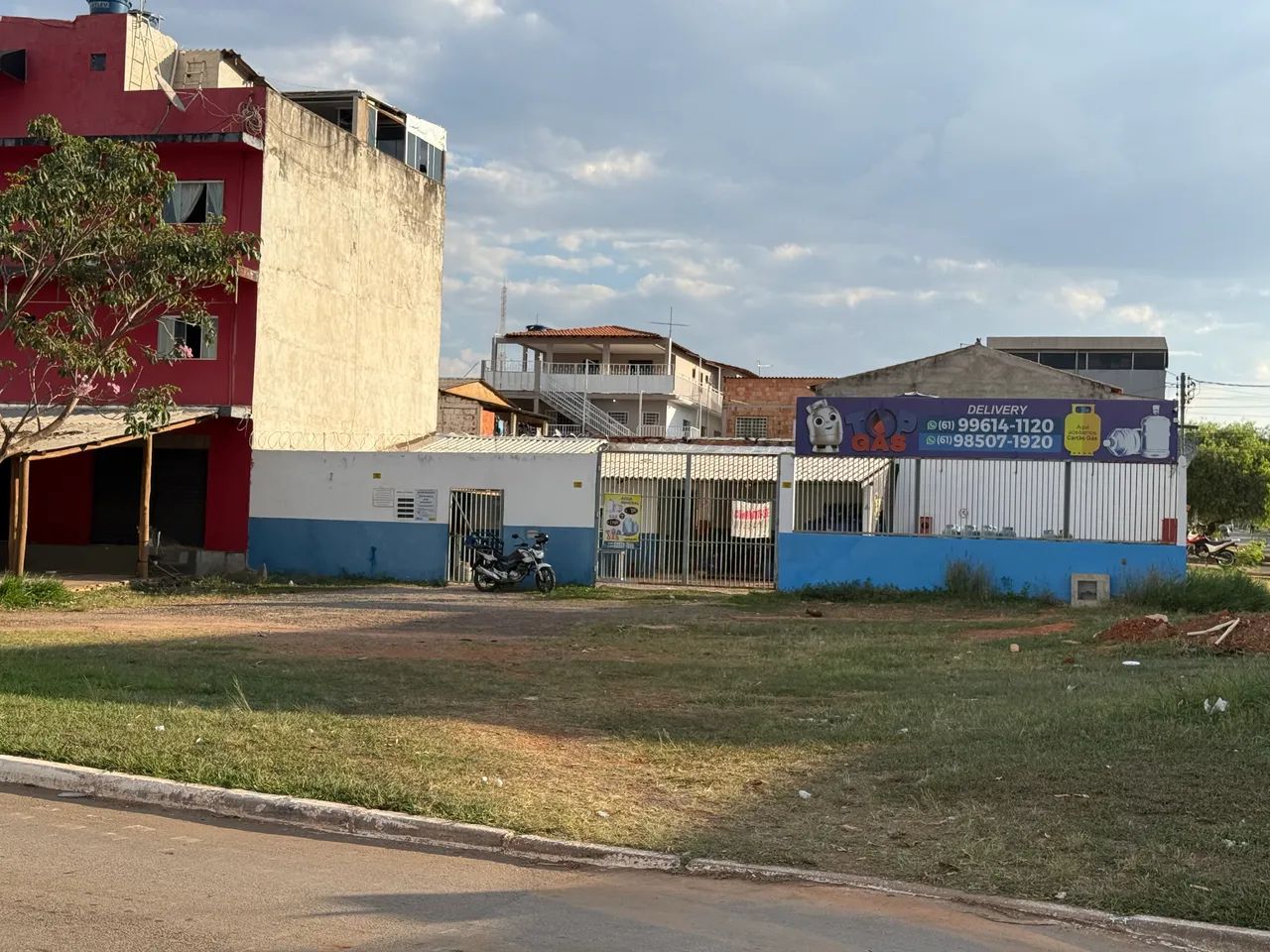IMÓVEL À VENDA - 400 m² DE ESQUINA | RENDA COM ALUGUÉIS 